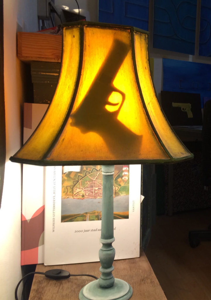 Pistool in lamp